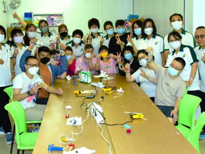 澳娛綜合義工與特奧學員合作製作環保小手工 促傷健共融 發揚企業關愛精神