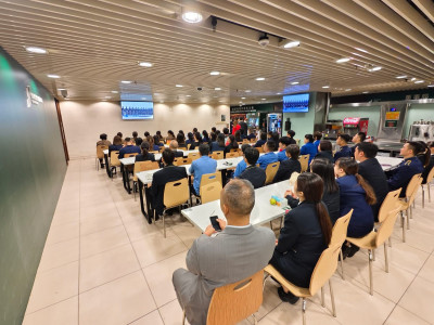 澳娛綜合組織團隊成員觀看「紀念中國人民抗日戰爭暨世界反法西斯戰爭勝利80周年大會」直播