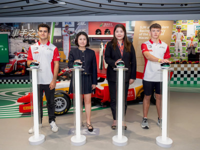 澳娛綜合呈獻「極速傳奇&ndash;澳娛綜合德利賽車隊互動體驗展」