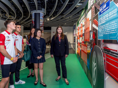 澳娛綜合呈獻「極速傳奇&ndash;澳娛綜合德利賽車隊互動體驗展」