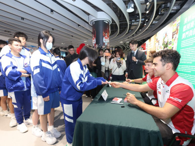 澳娛綜合呈獻「極速傳奇&ndash;澳娛綜合德利賽車隊互動體驗展」